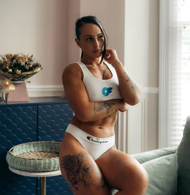 Cherneka Johnson (@SugarNeekz)